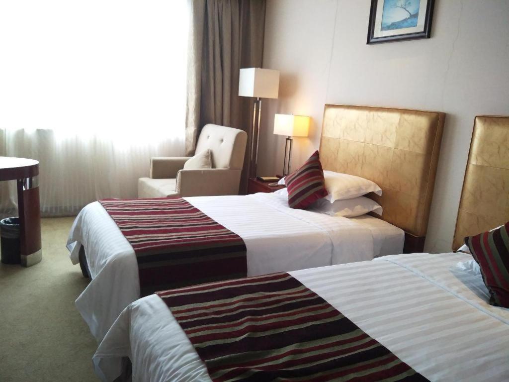 Maison New Century Hotel Ningbo Extérieur photo